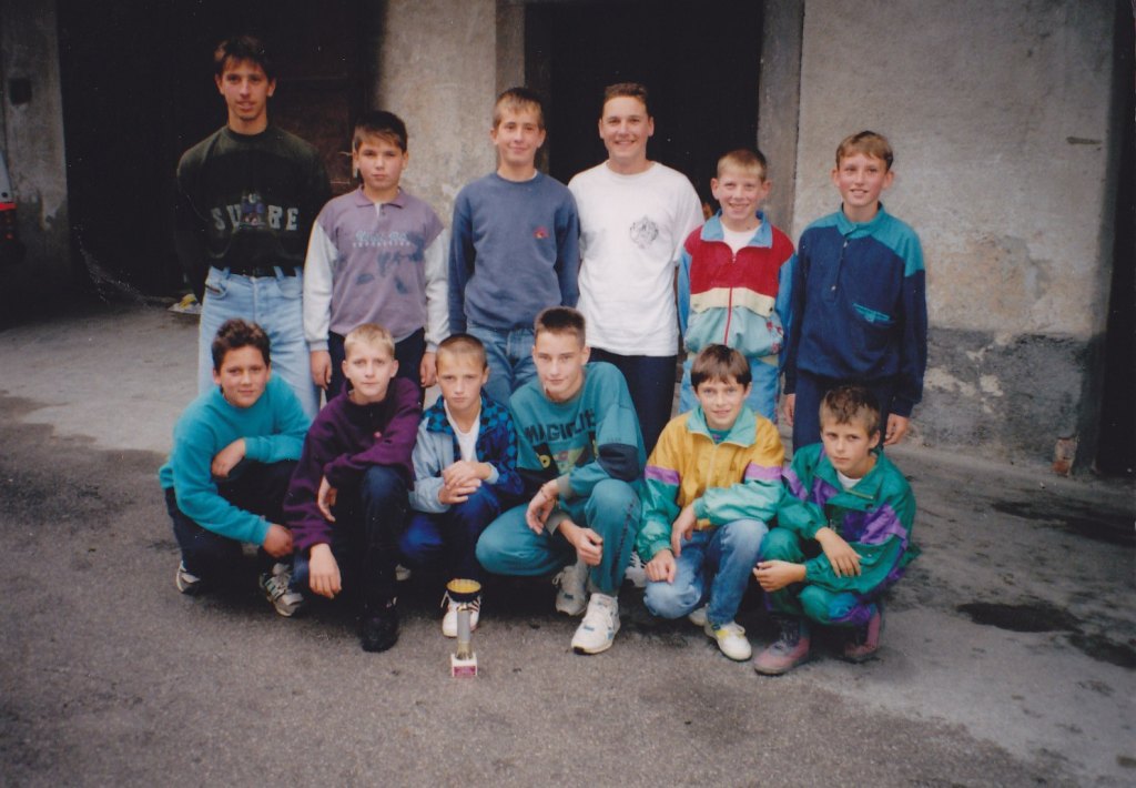 2. mesto na mladinskem državnem tekmovanju v Postojni leta 1994
M. B., Vodlan Tomaž, Bradač Boris, Udovč Marko, Brojan Andrej, Veider Matej, Zajc Uroš, Kocjan Marko, Pogačar Gašper, Kump Borut, Urbanc Branko, Lož Uroš
