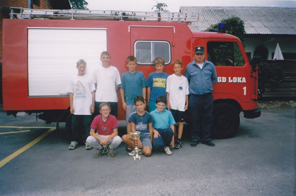 2. mesto na mladinskem regijskem tekmovanju v Kamniku, 18.9.1999
Kuzmič Miha, Frantar Peter, Skok Gašper, Lagoja Uroš, Ocepek Marjan, Sedeljšak Slavko, Urmaš Marko, Vode Matej in Čebulj Boštjan
